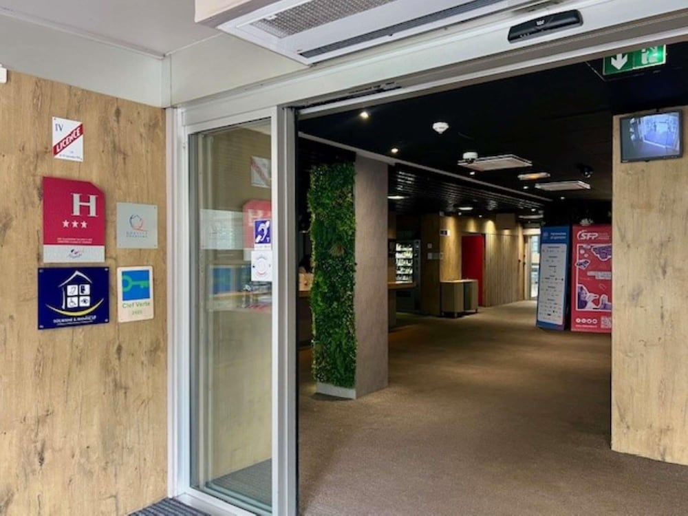 Ibis Paris Porte dOrleans 11/75