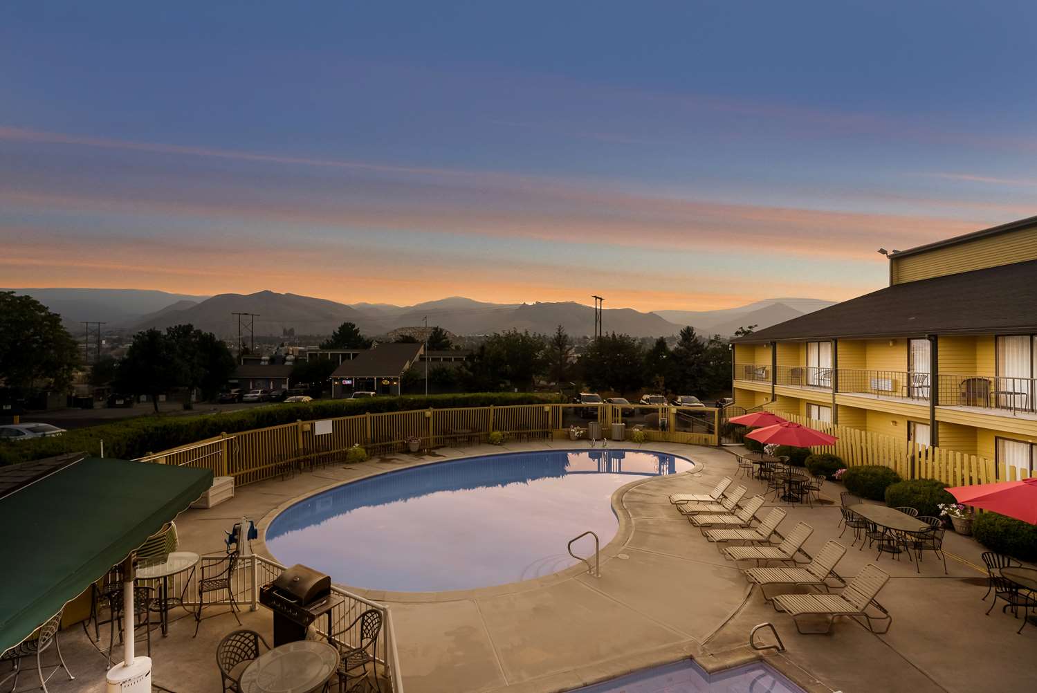 SureStay Hotel by Best Western Wenatchee 14/15
