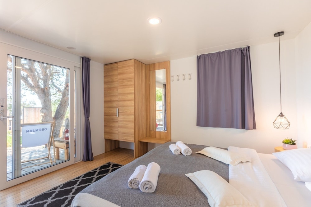 Sun Lodge
