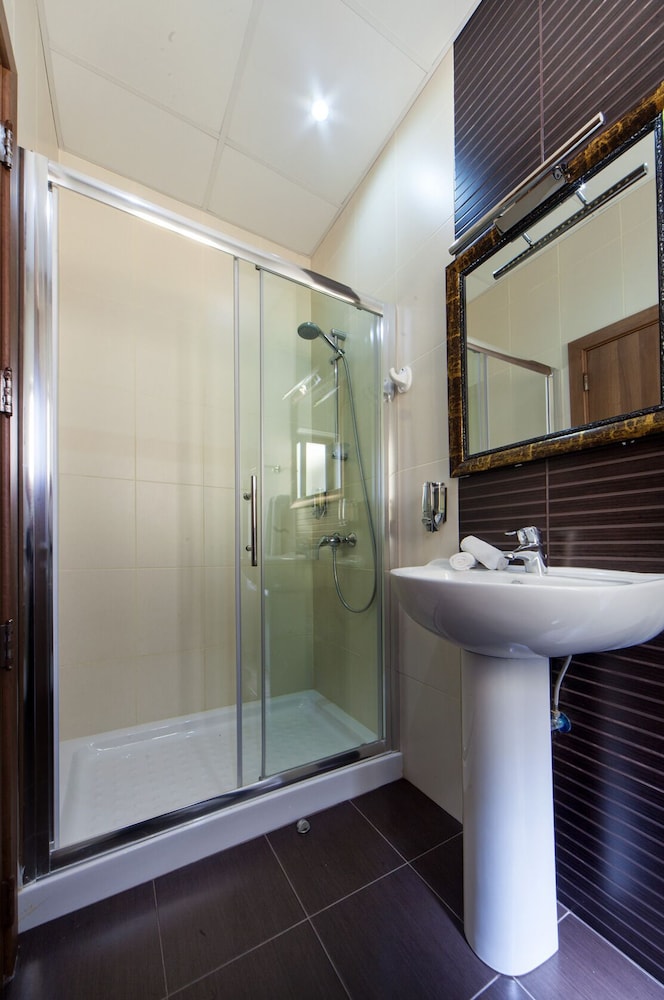 Port View Guest House 34/38
