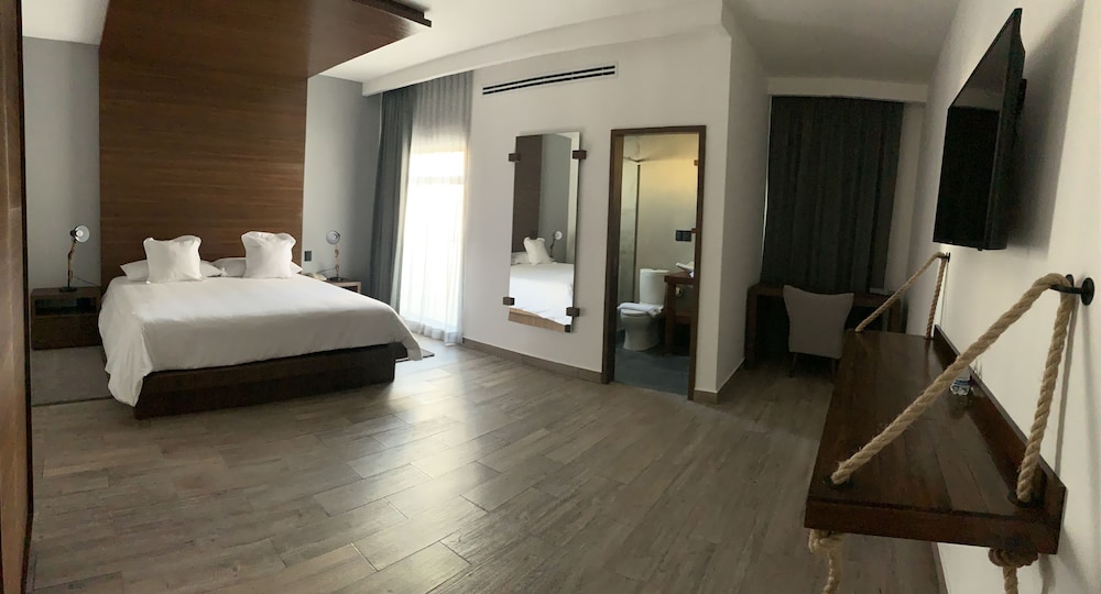 Hotel Diana Unico 7/23