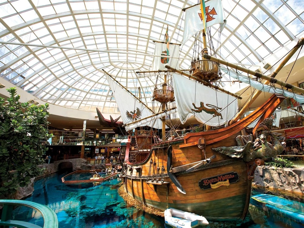 West Edmonton Mall Inn 50/55