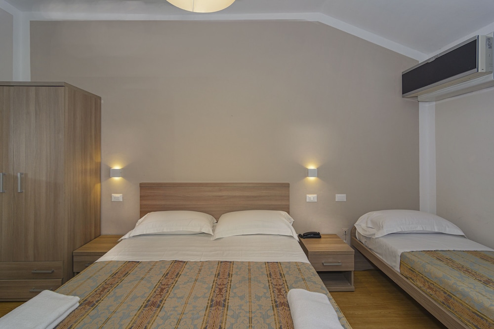 Hotel La Pace 11/37