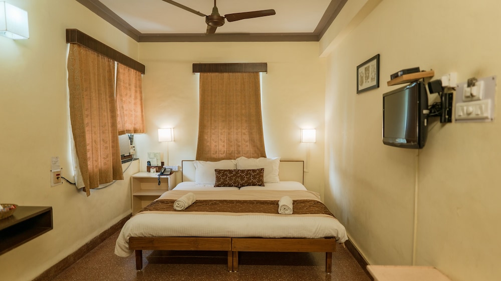 Hotel Gopika International 5/21
