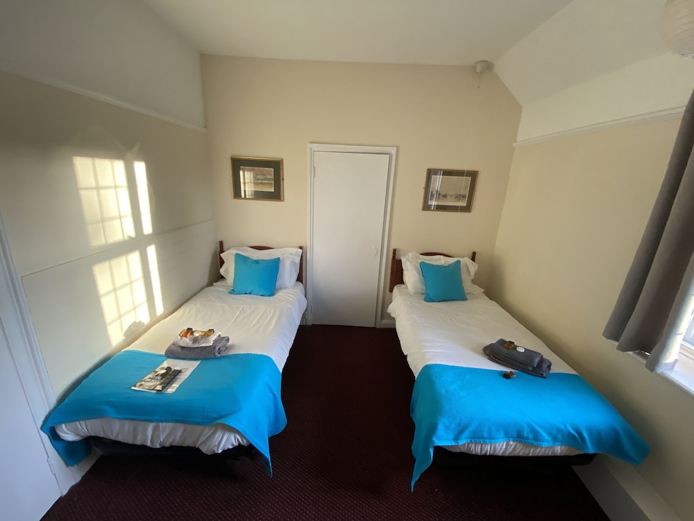 The Tower Arms Hotel 6/50