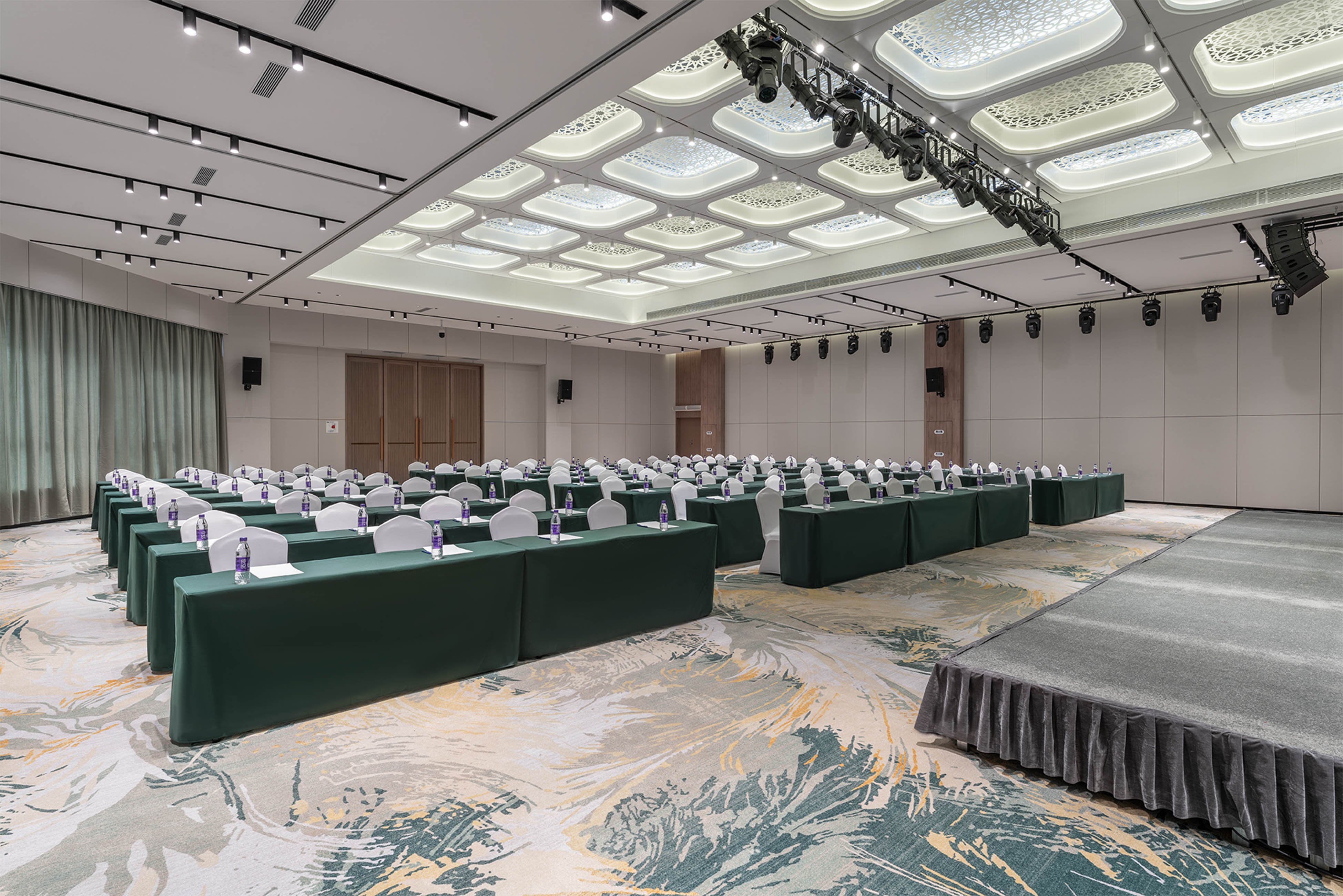 Holiday Inn Express YINCHUAN YUEHAI 32/36