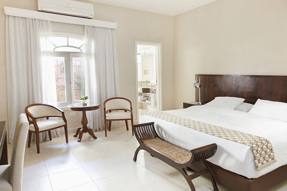 LAS LOMAS CASA HOTEL 14/75