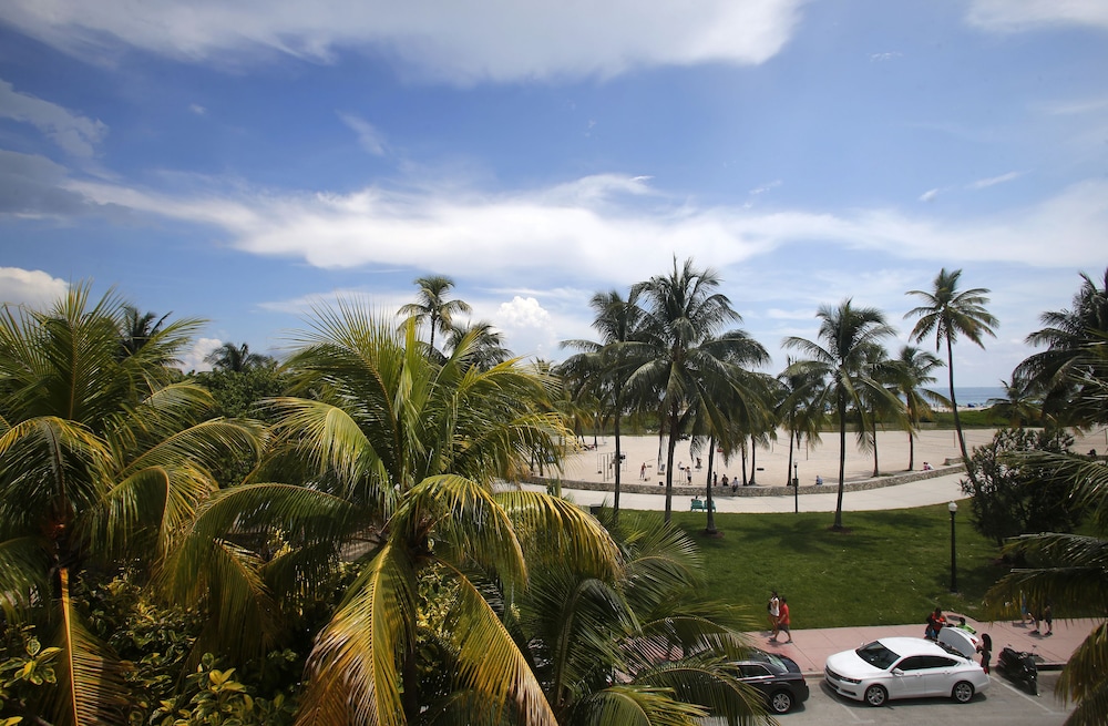 Waldorf Towers South Beach 41/50