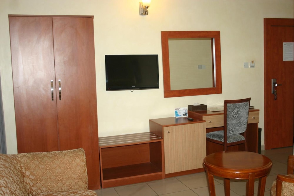Petrus Hotels Royale 40/50