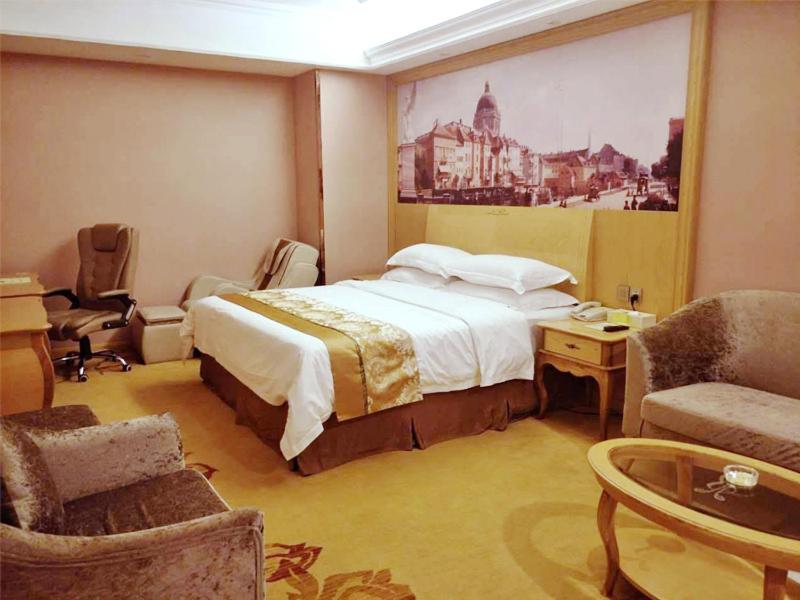 Vienna International Hotel Shanghai Songjiang Development Zone Sports Center Metro Station 10/17