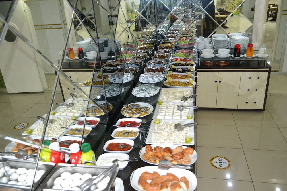 Adana Kucuksaat Hotel 31/37