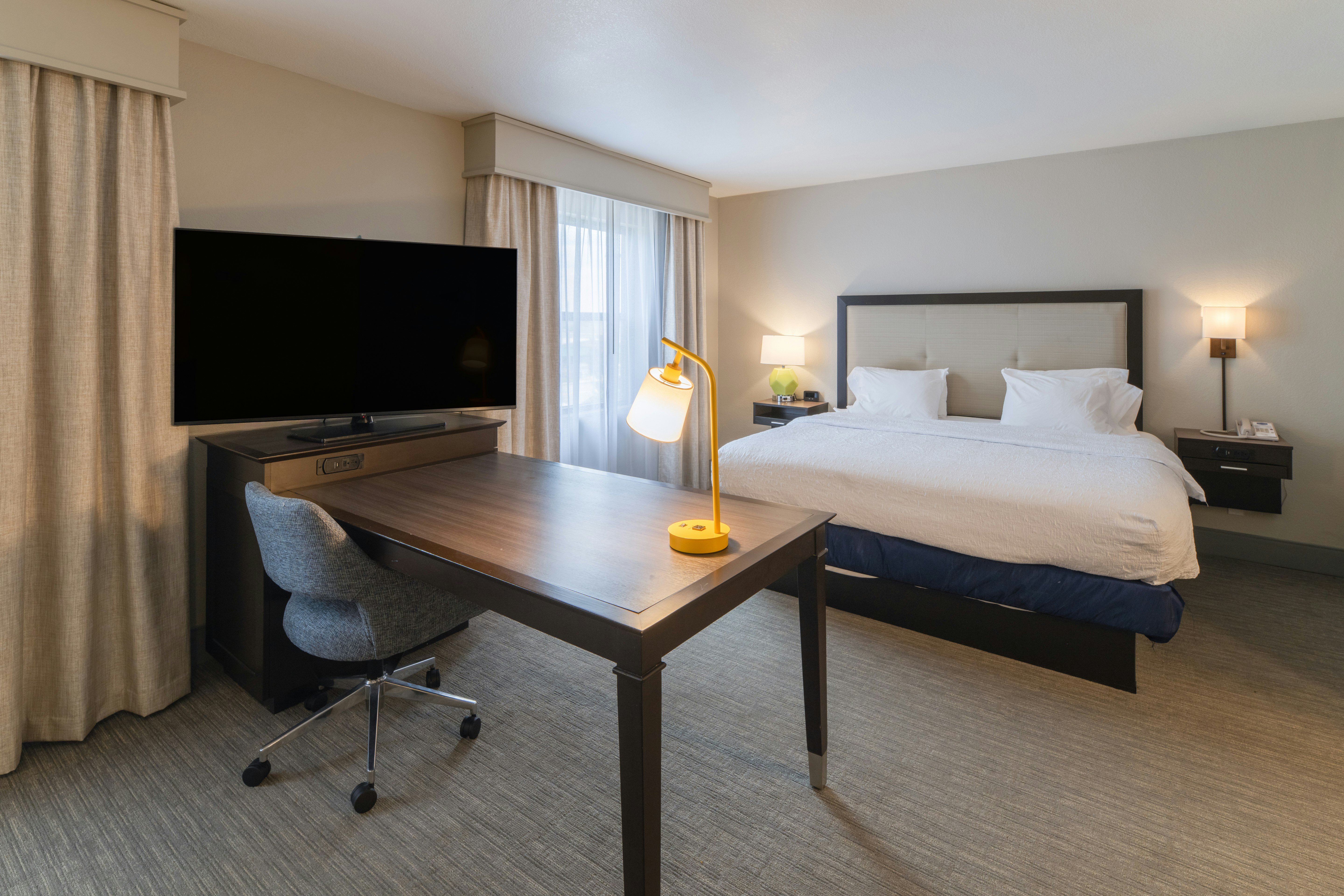 Studio, King Bed, Accessible