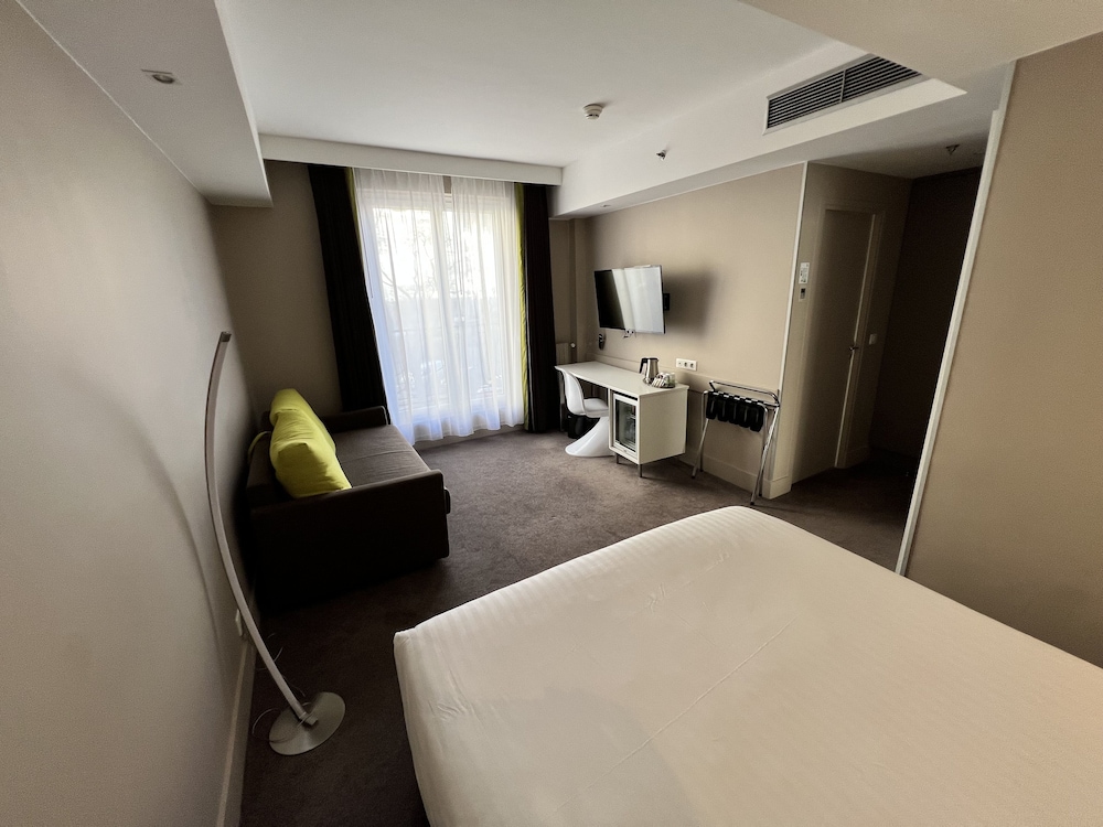 Holiday Inn Paris Auteuil 24/45