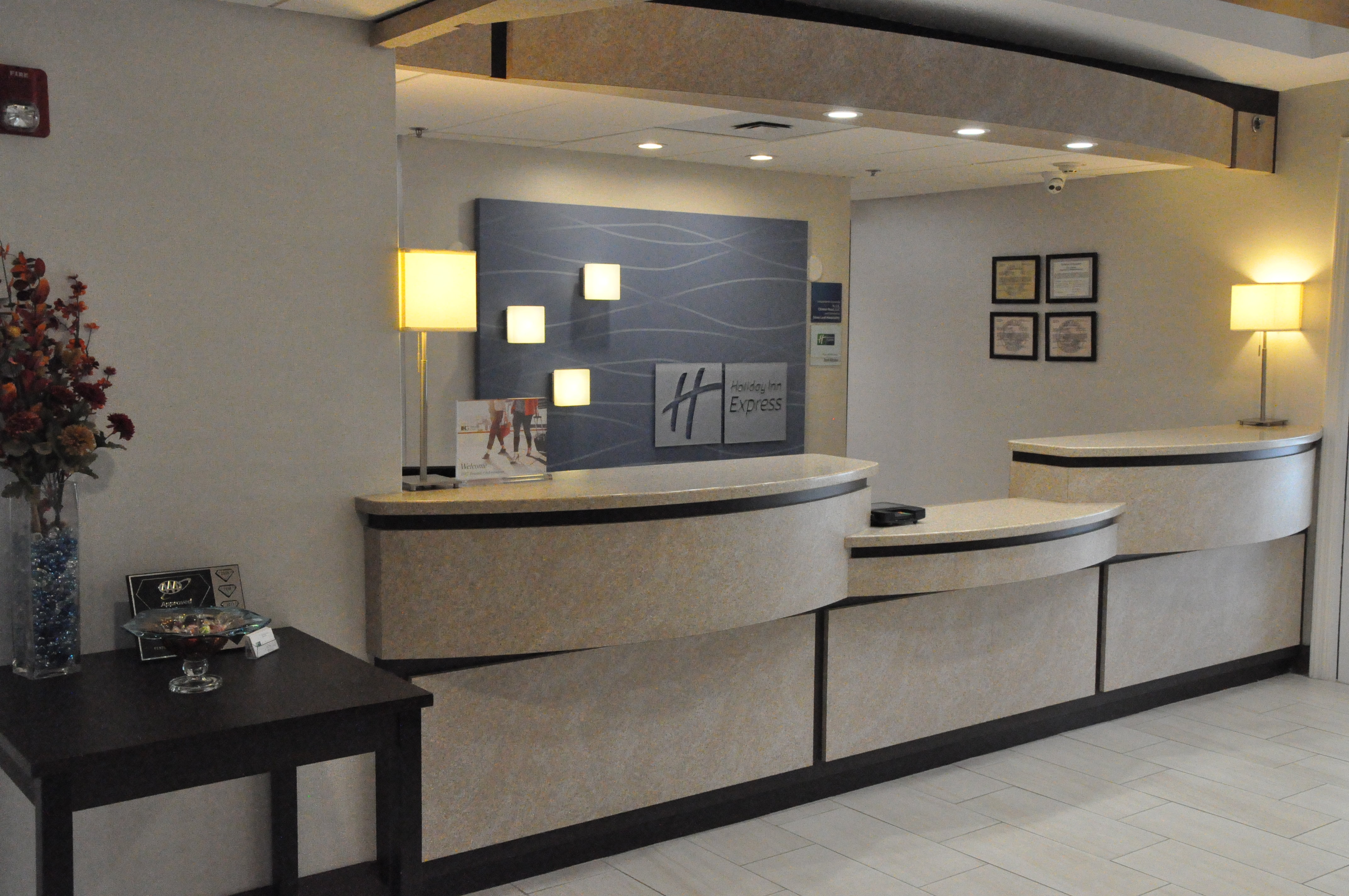 Holiday Inn Express Hotel And Suites Jackson Dining 3/17