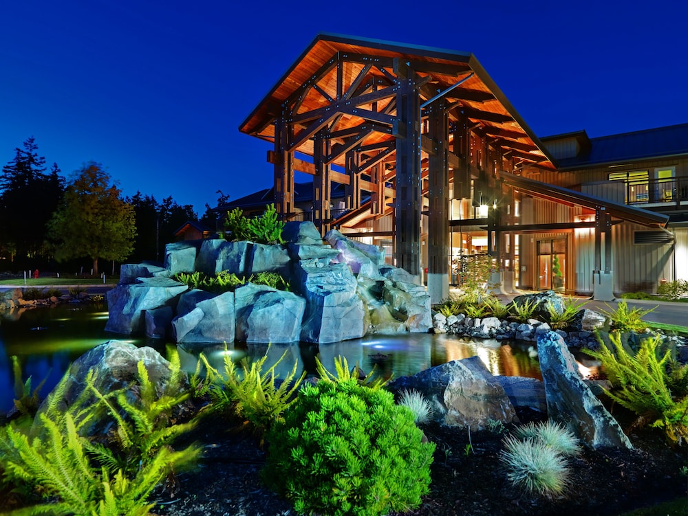 Sunrise Ridge Waterfront Resort 7/82