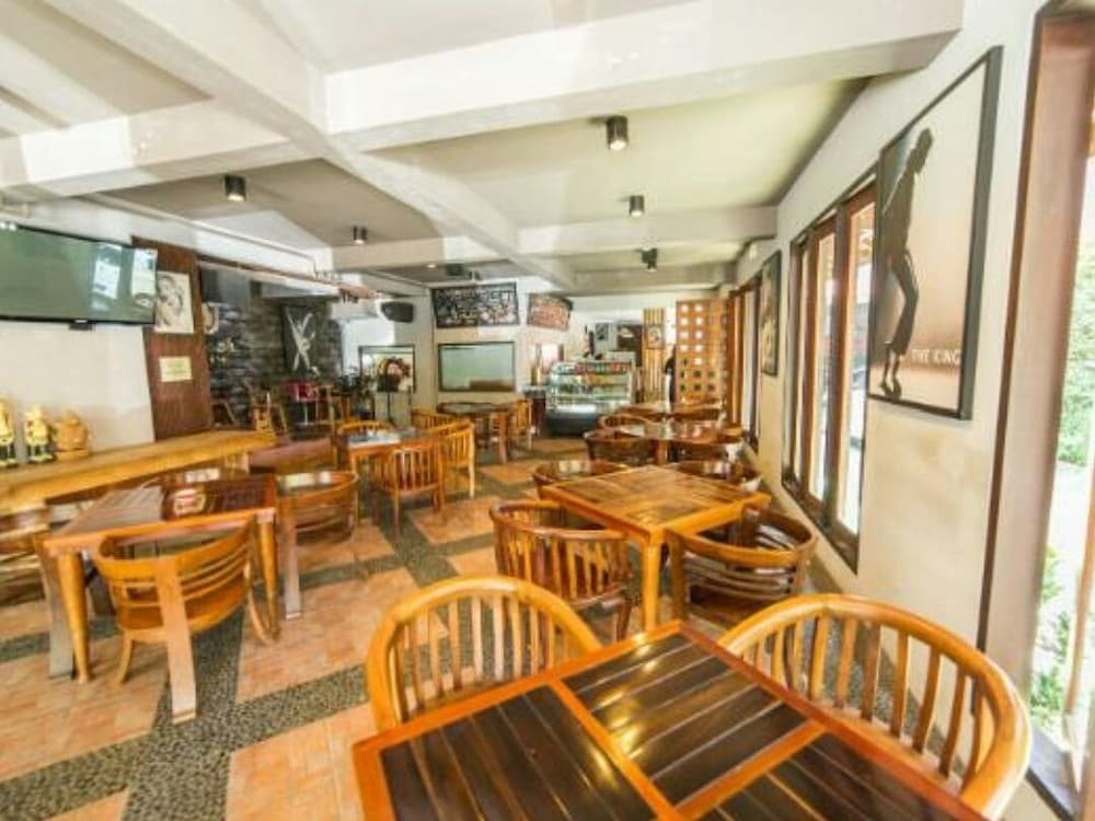 D'Fresh Guest House & Resto 20/22