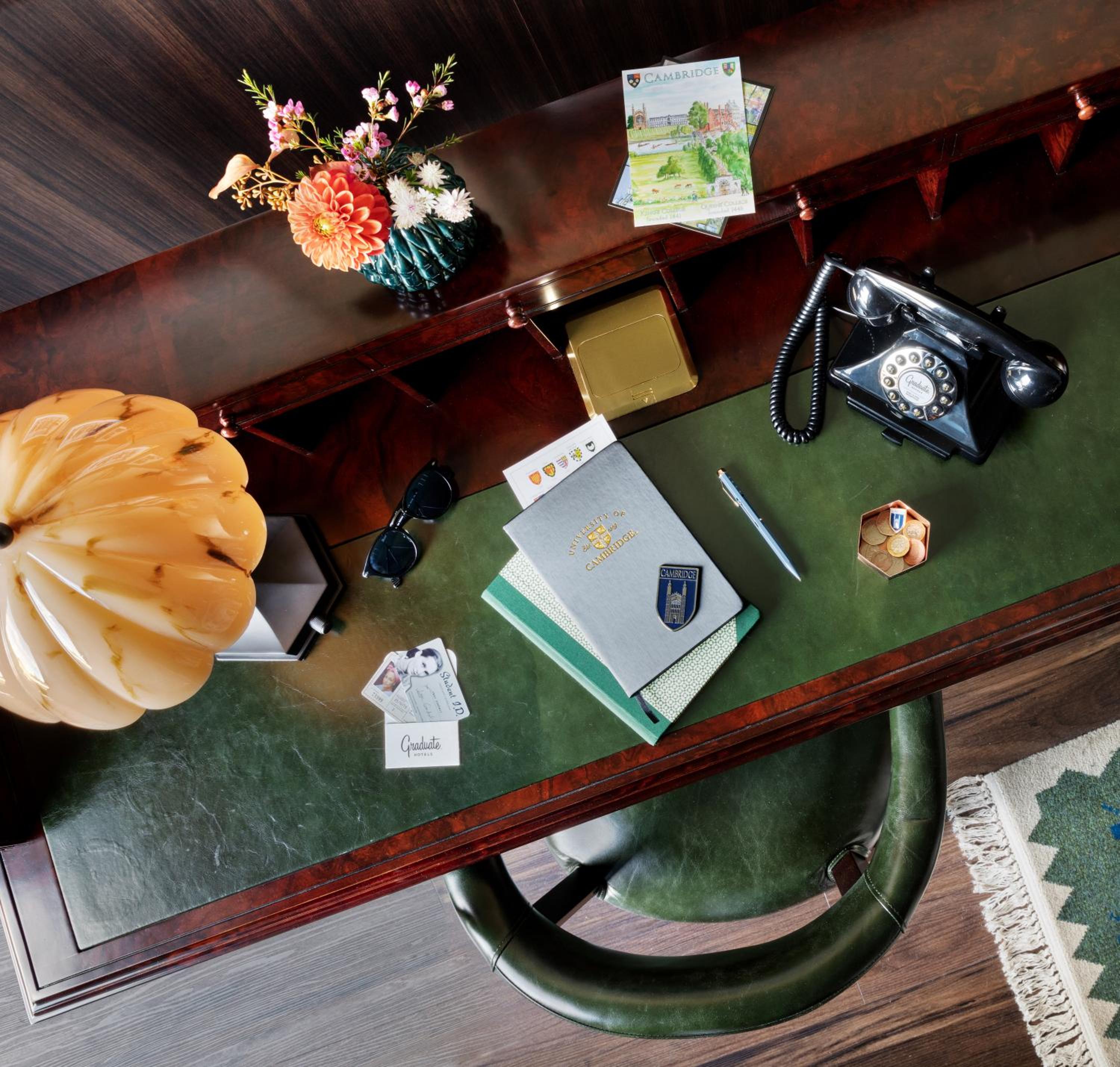 Graduate, Junior Suite, King Bed, River View، Graduate by Hilton Cambridge 2/4