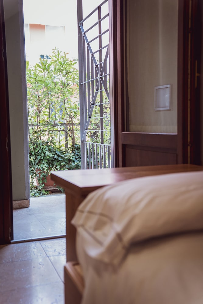 ALBERGO BIANCHI STAZIONE 21/50