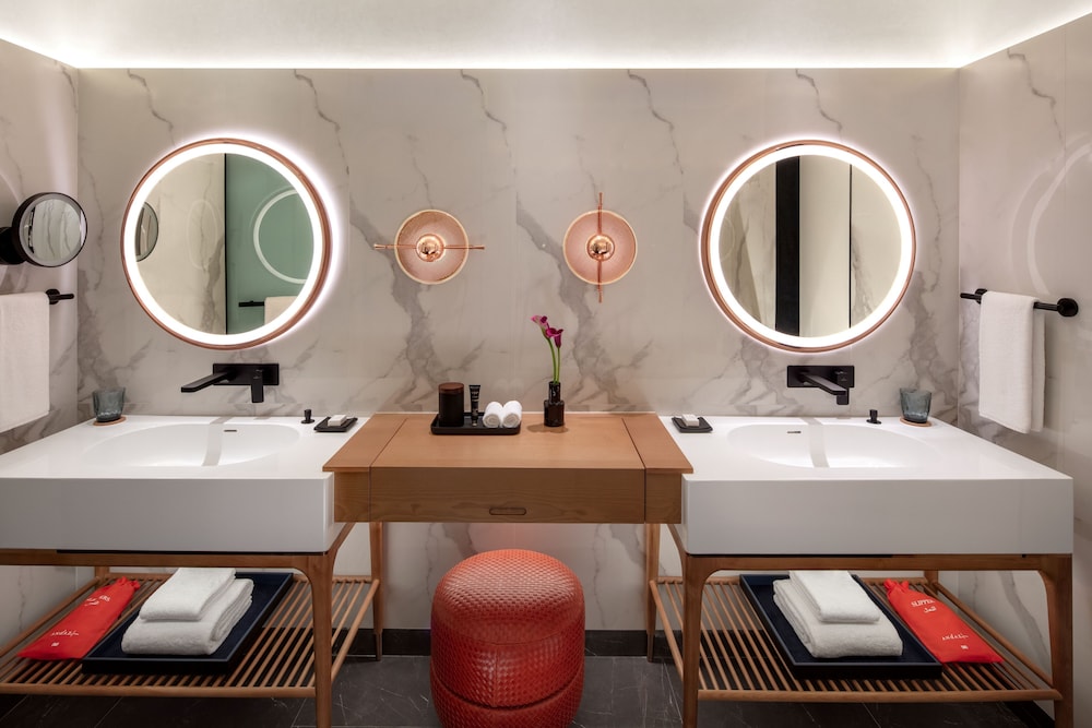 Andaz Doha 50/50