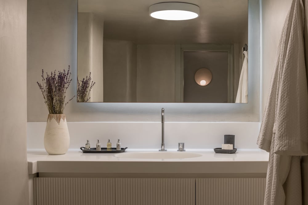 Enigma Apartment 47/50