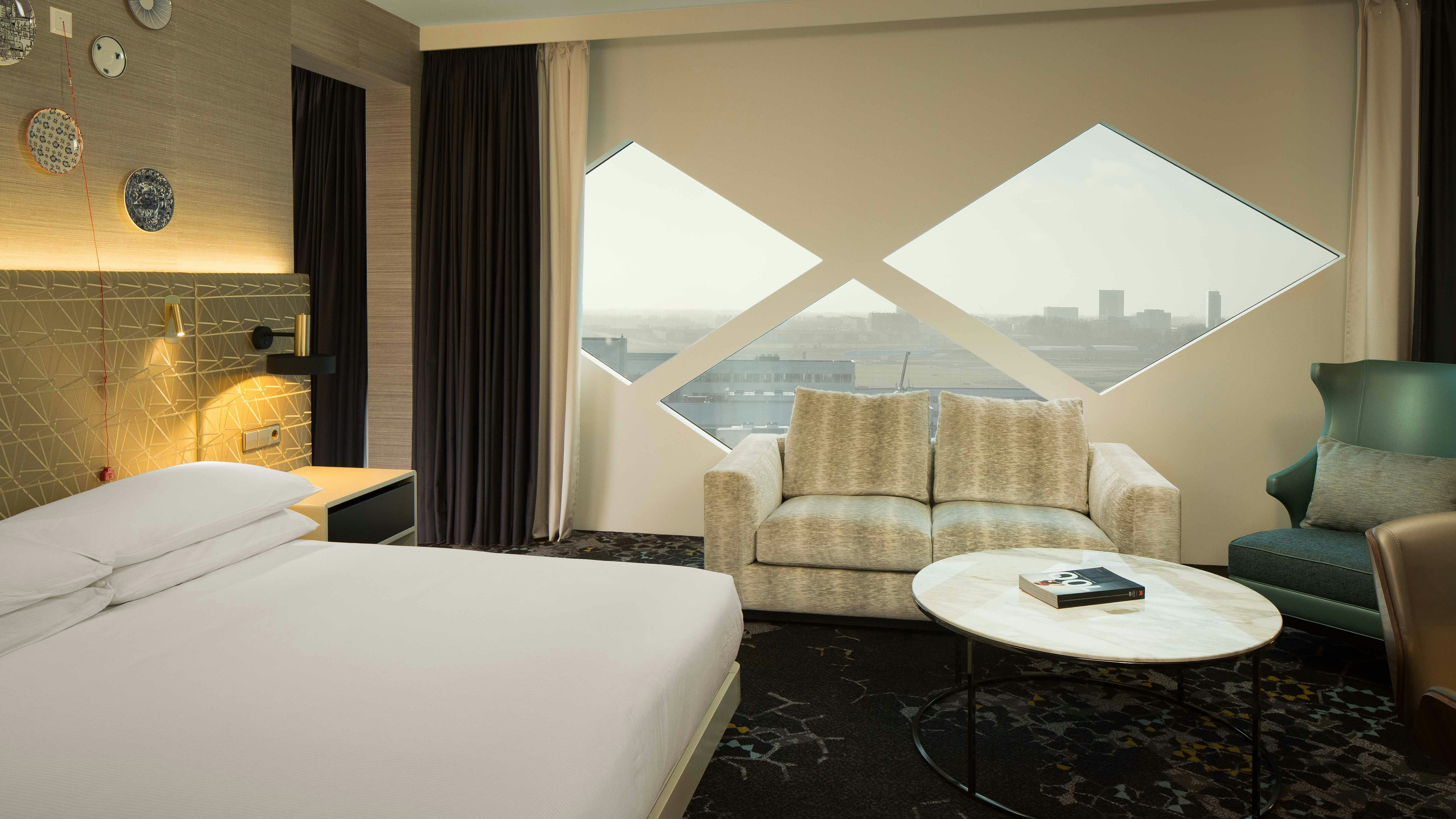 ROOM, KING BED, ACCESSIBLE
