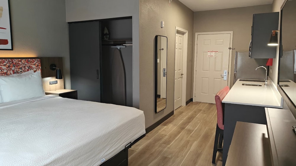 Hawthorn Extended Stay by Wyndham Irving DFW North 35/69