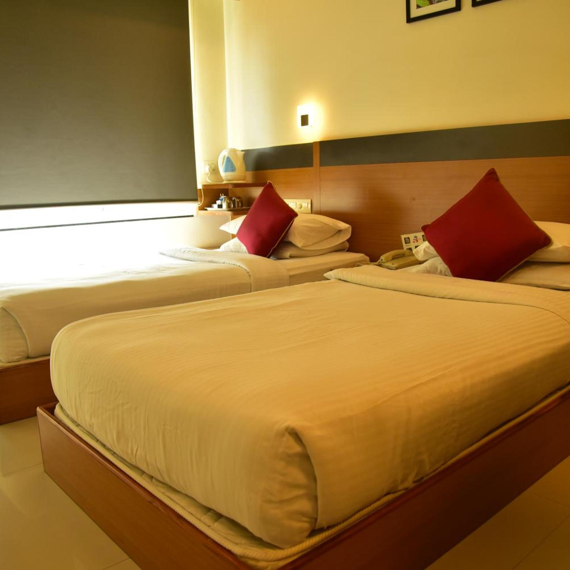 Hi 5 Hotel And Experience 14/39