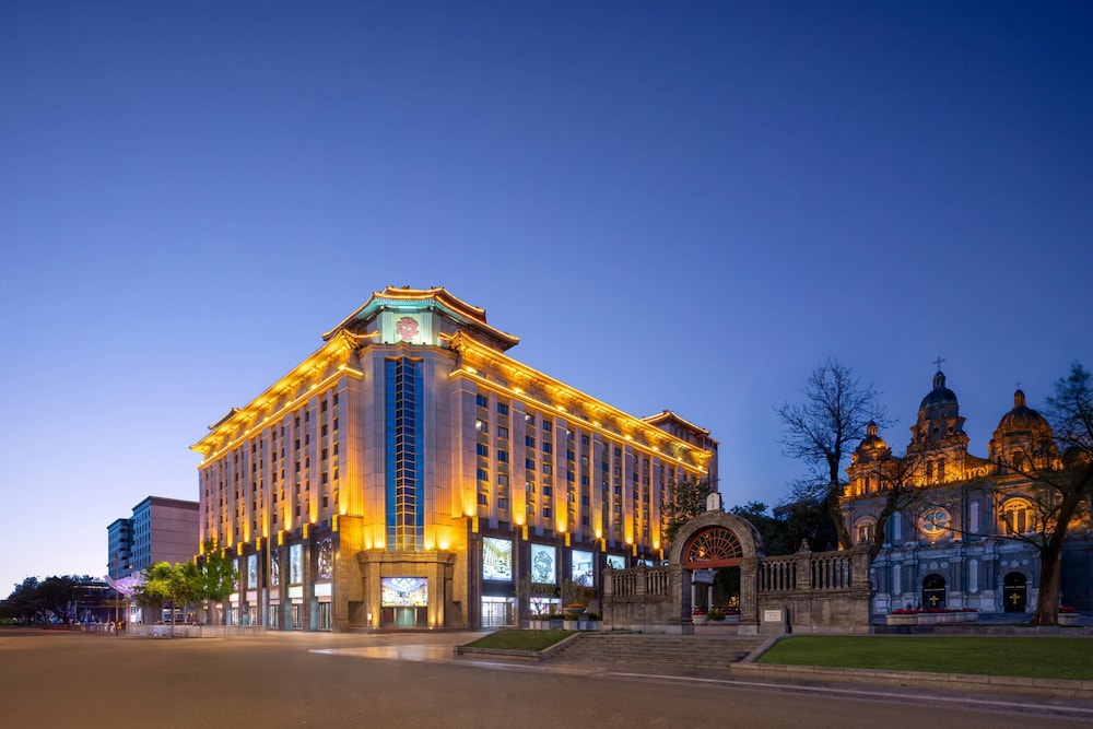 Sunworld Dynasty Hotel 4/45