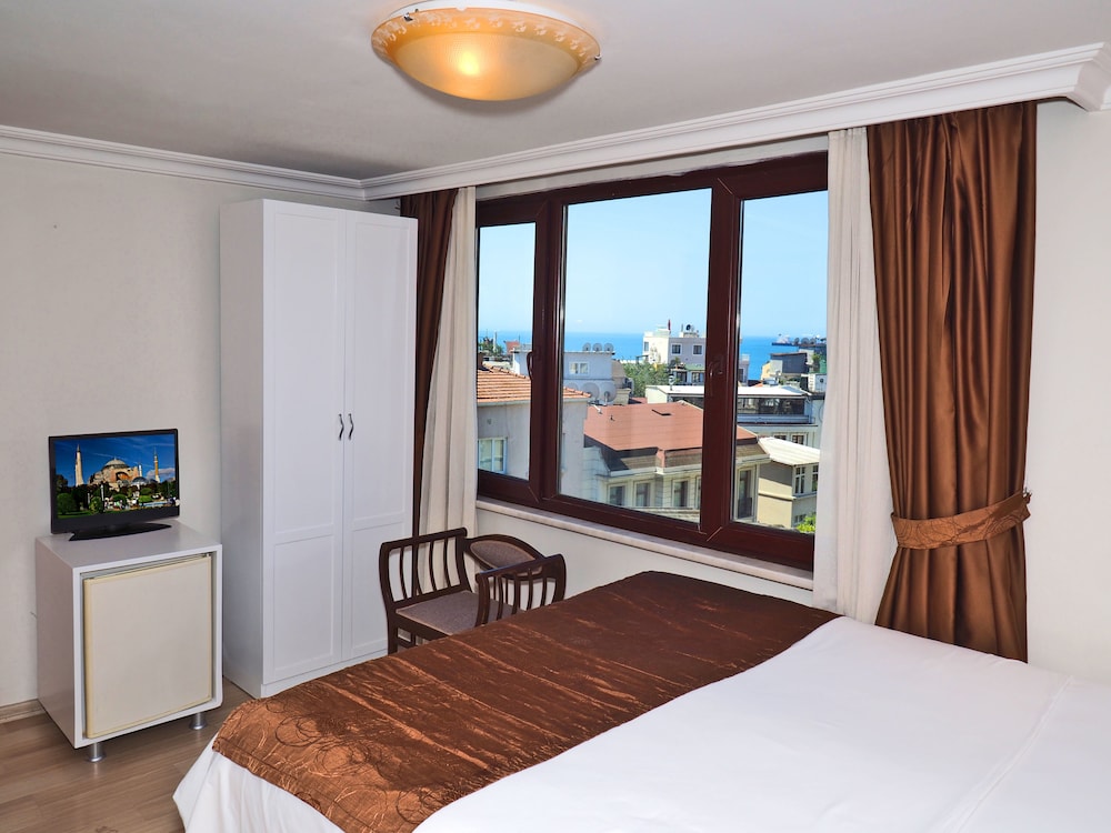 SUNRISE HOTEL 23/48