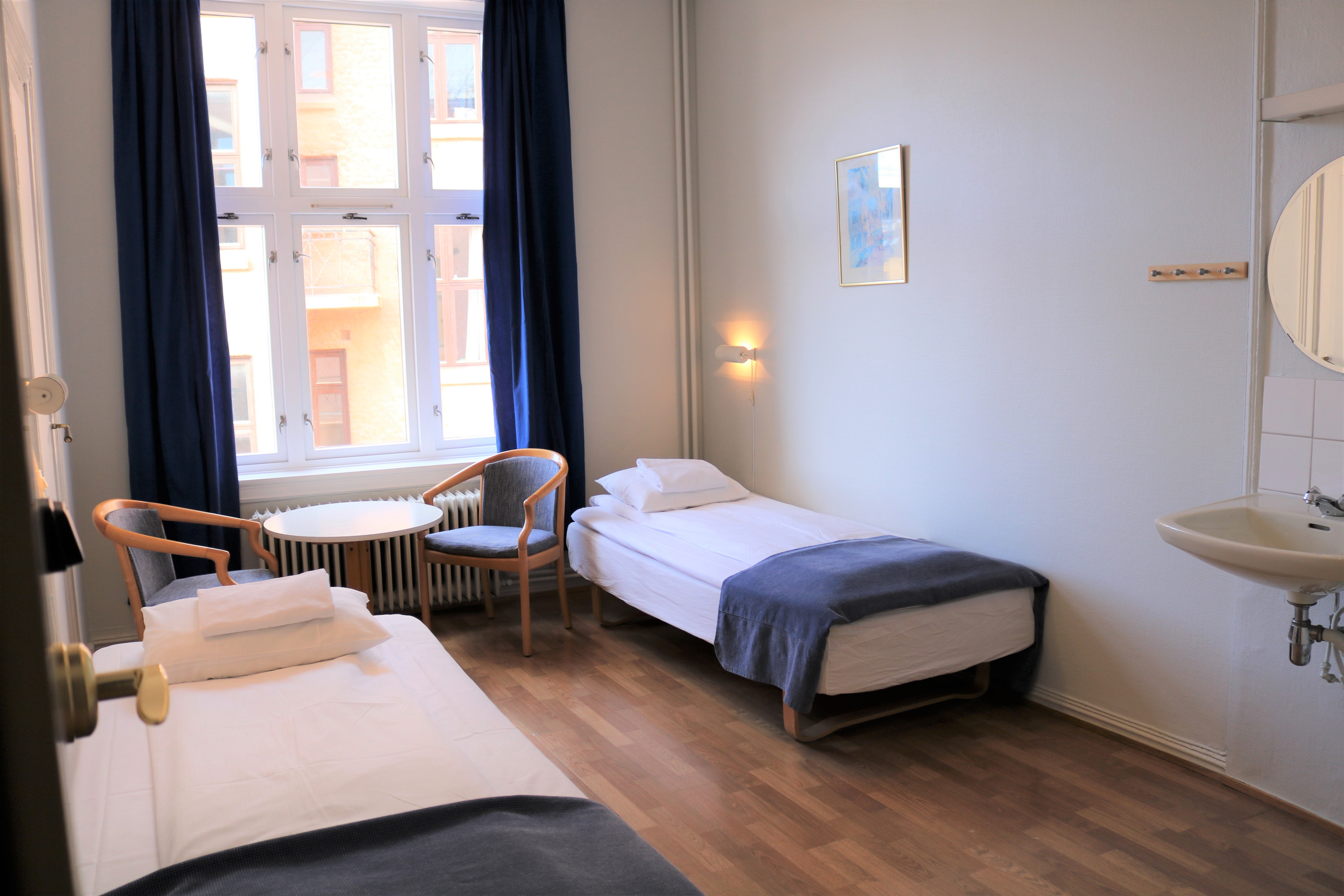 Budget, Twin Beds