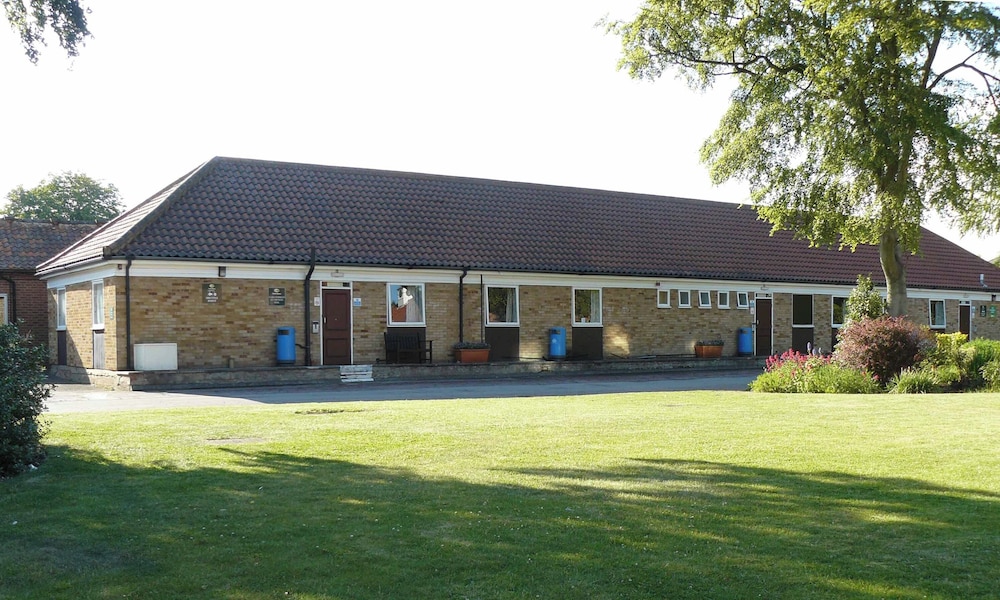 Stableside At York Racecourse 41/50