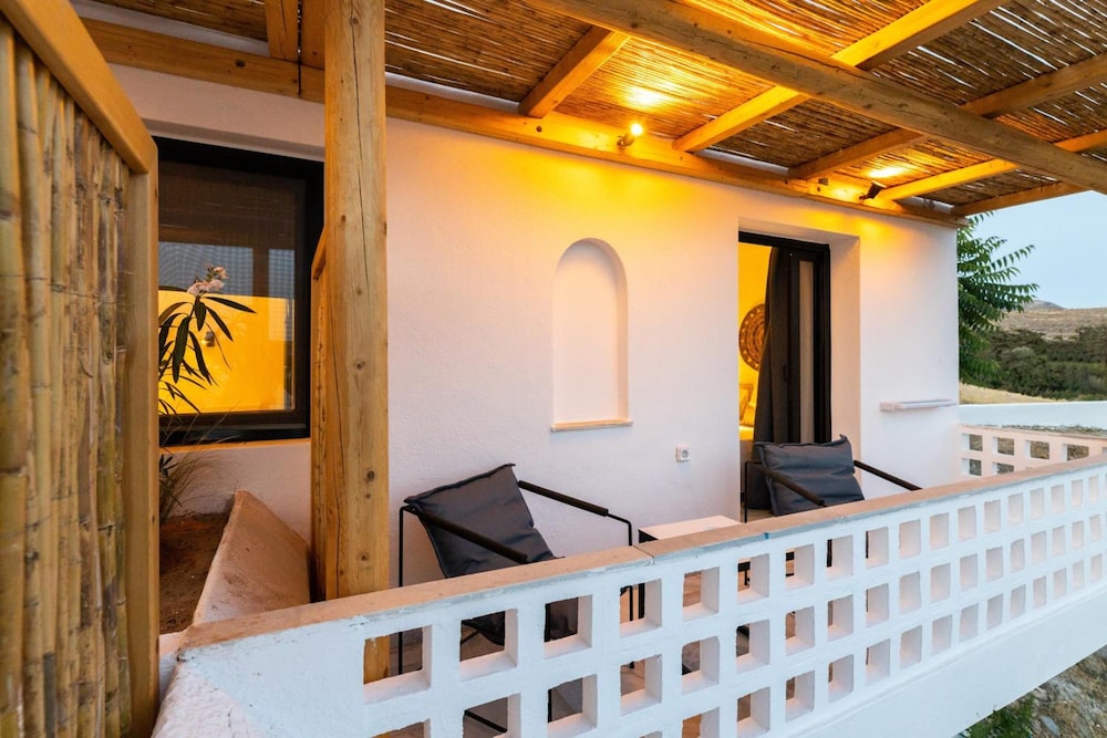 Omilos Beachfront House 2/59