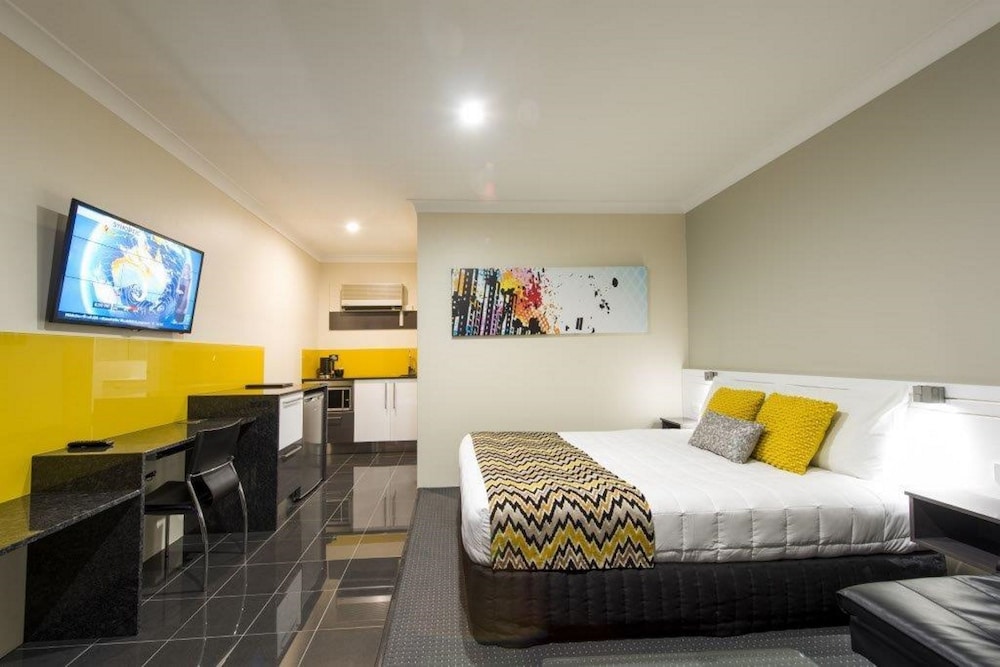 The Abbey Motor Inn 16/44