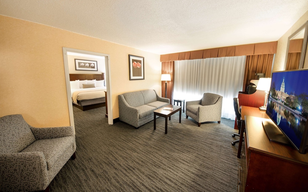 Best Western Premier Rockville Hotel & Suites 23/38