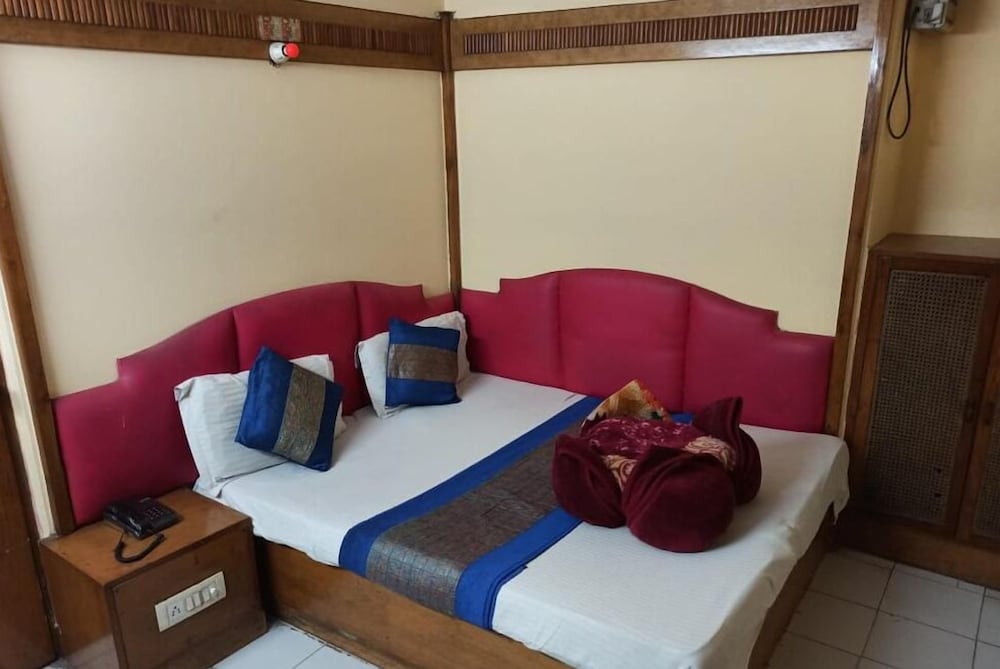 Hotel Delhi Regency 25/63
