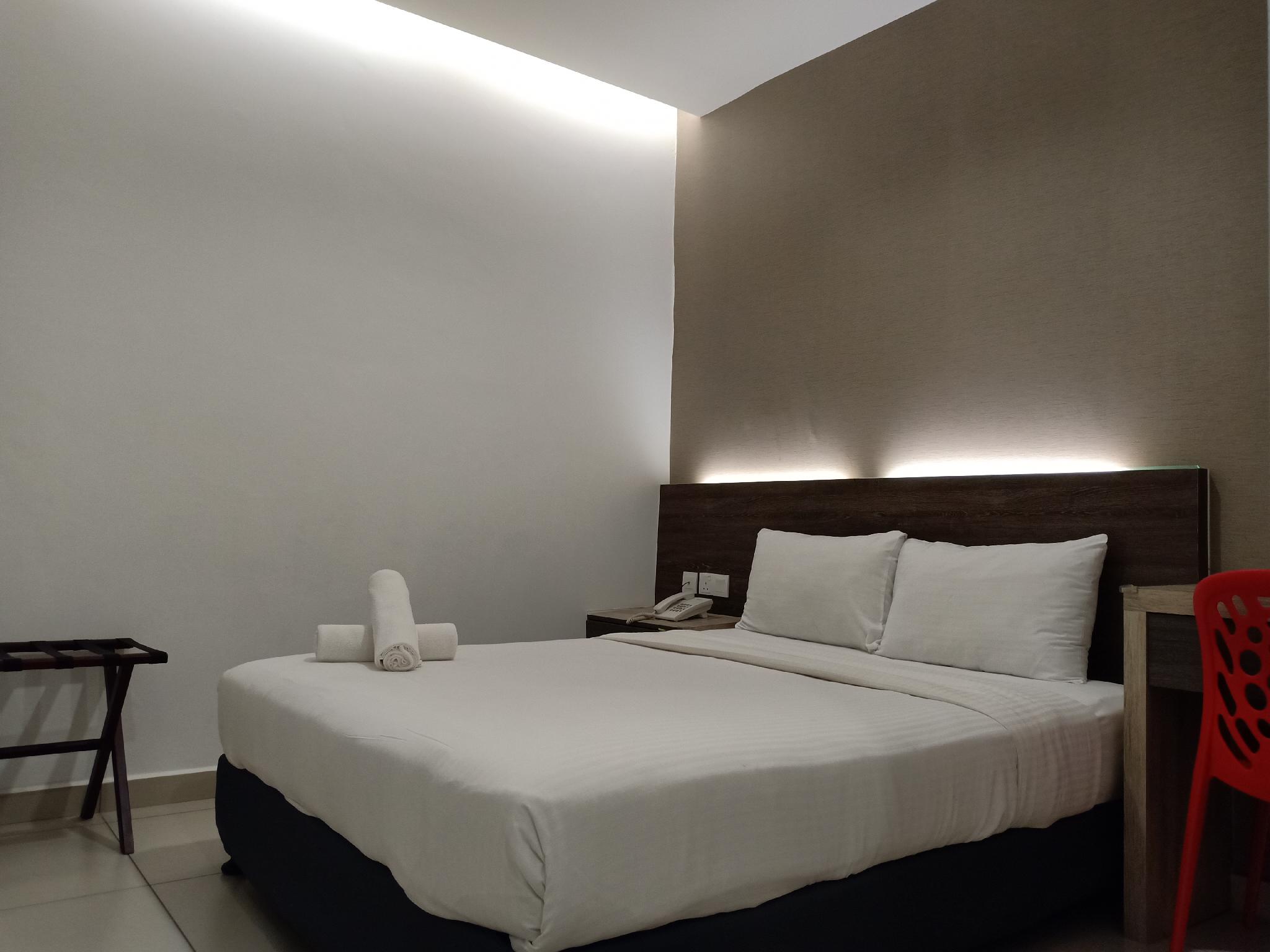 Deluxe, Double Bed