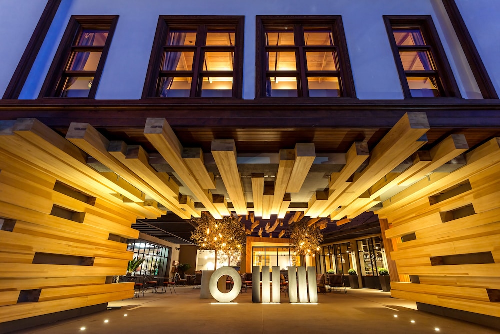 Omm Inn Hotel 8/47