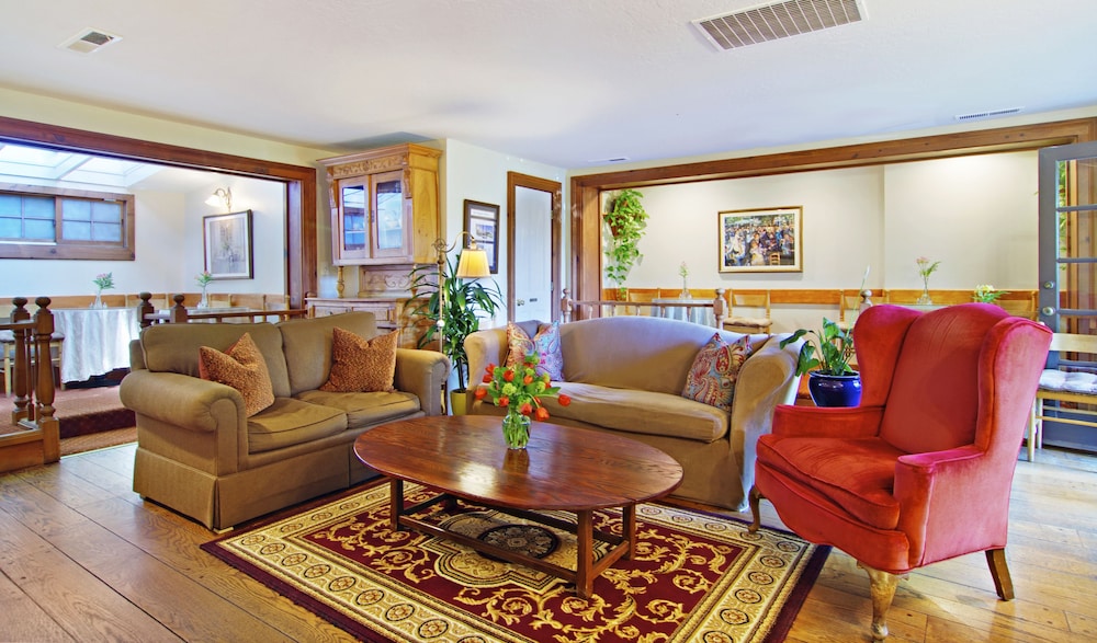 Babbling Brook Inn 40/70