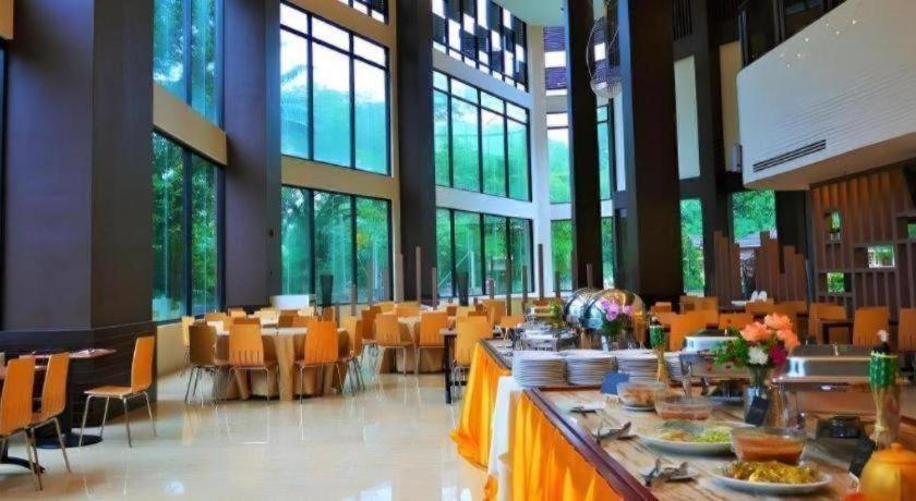 Hotel Grand Baron 39/51