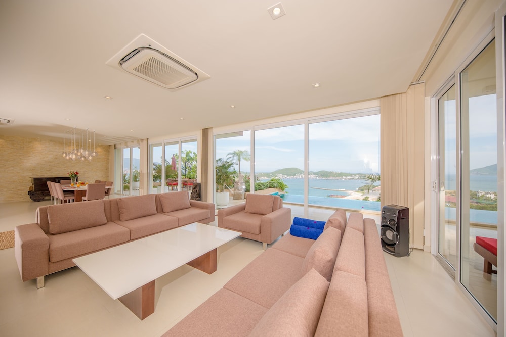 Acqua Villa Nha Trang 30/50
