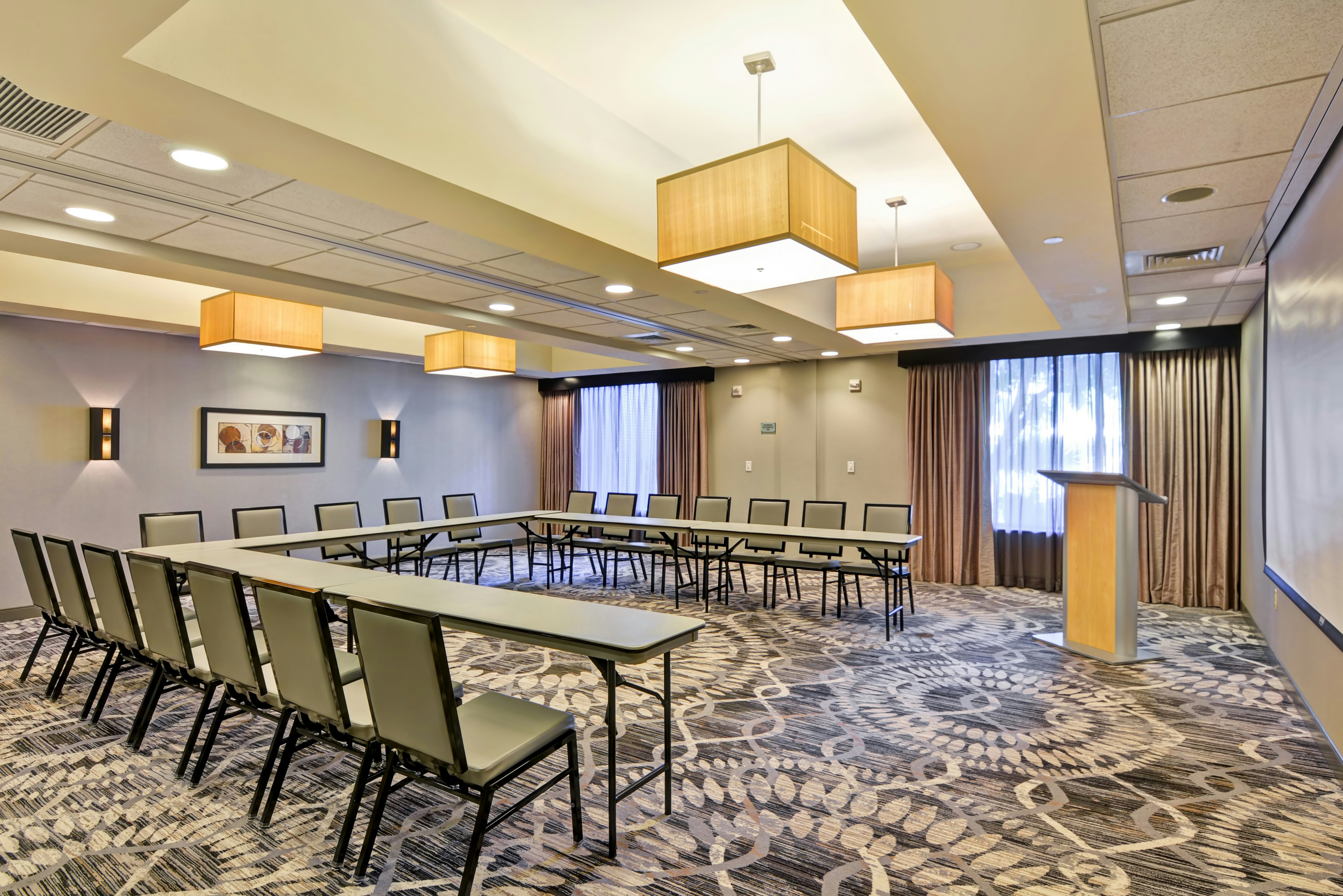 Doubletree By Hilton Baton Rouge 40/44