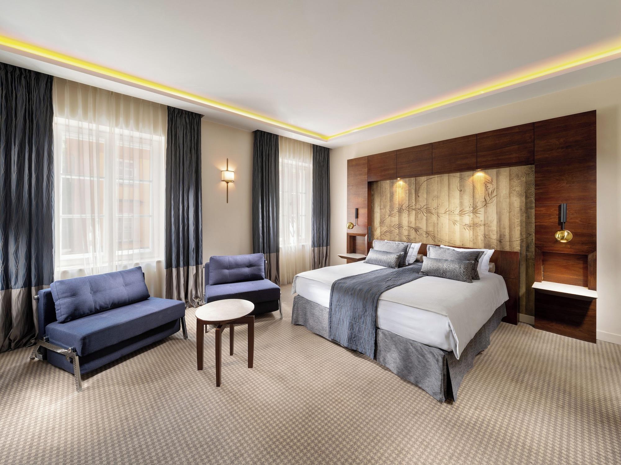 Family, Multiple Beds