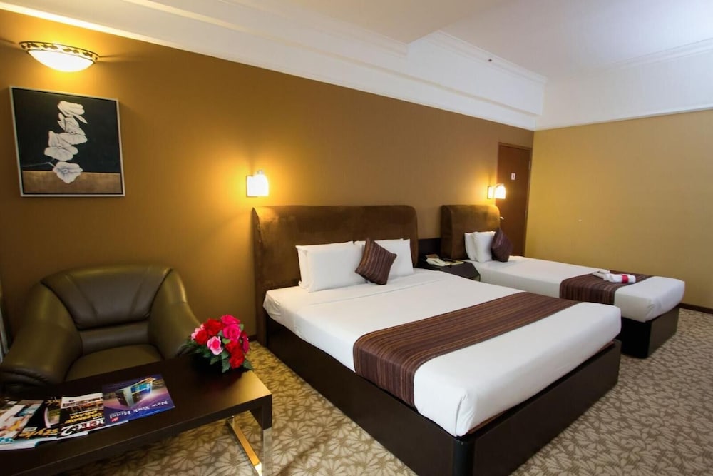 NEW YORK HOTEL 13/66