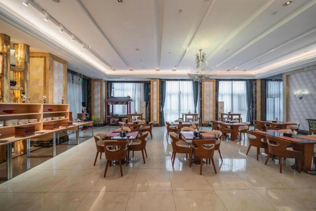 Country Garden Phoenix City Hotel Jurong 36/42