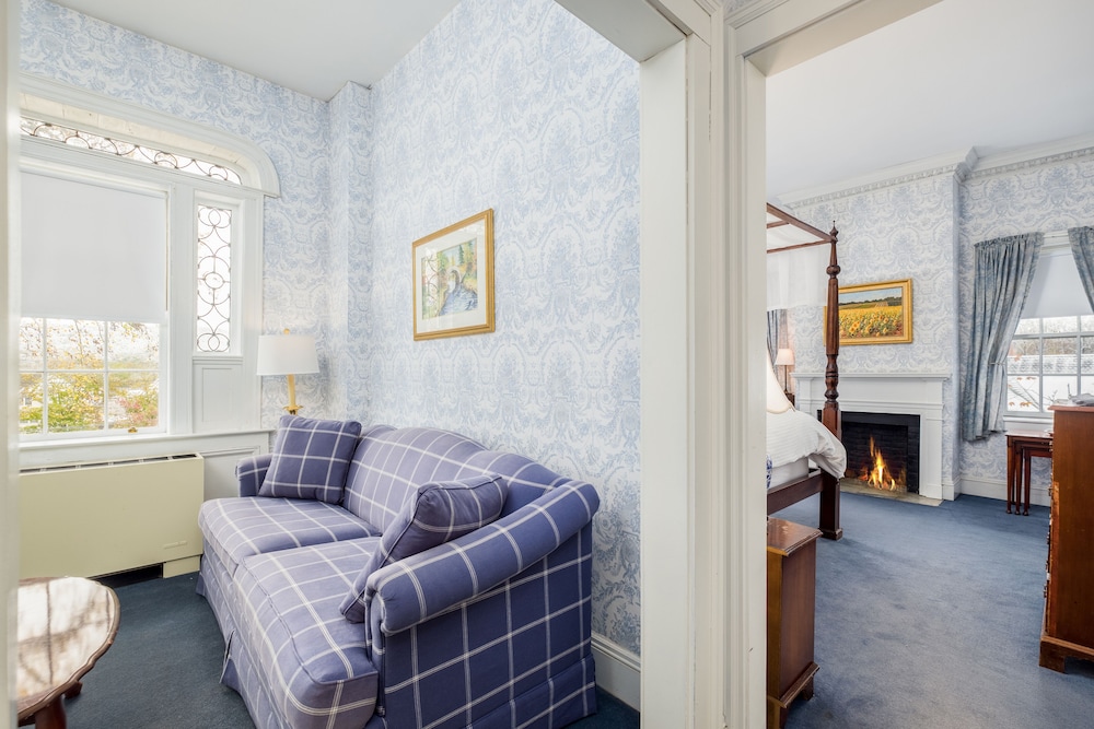 Simsbury 1820 House 39/55
