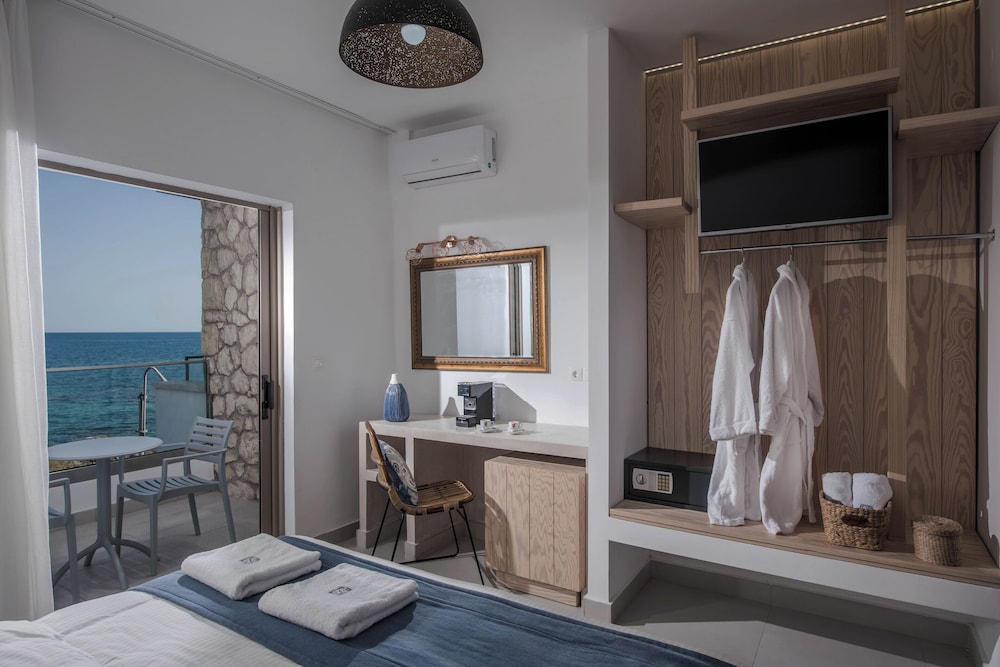 غرفة قياسية بسرير مزدوج بإطلالة على البحر، Serenity Blue Hotel 7/7