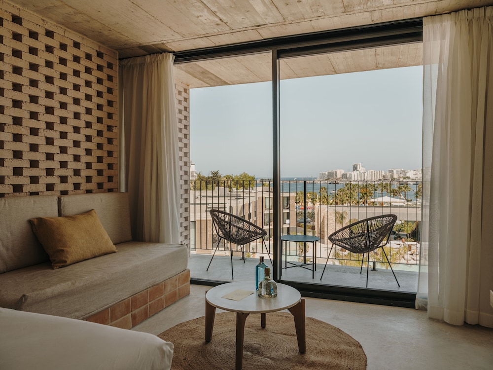 Bonito Ibiza by NCALMA Hotels 80/93