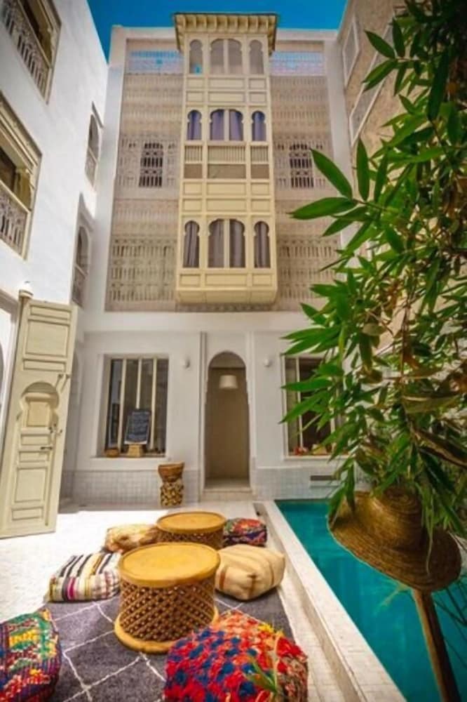 Bck Art Riad 2/43