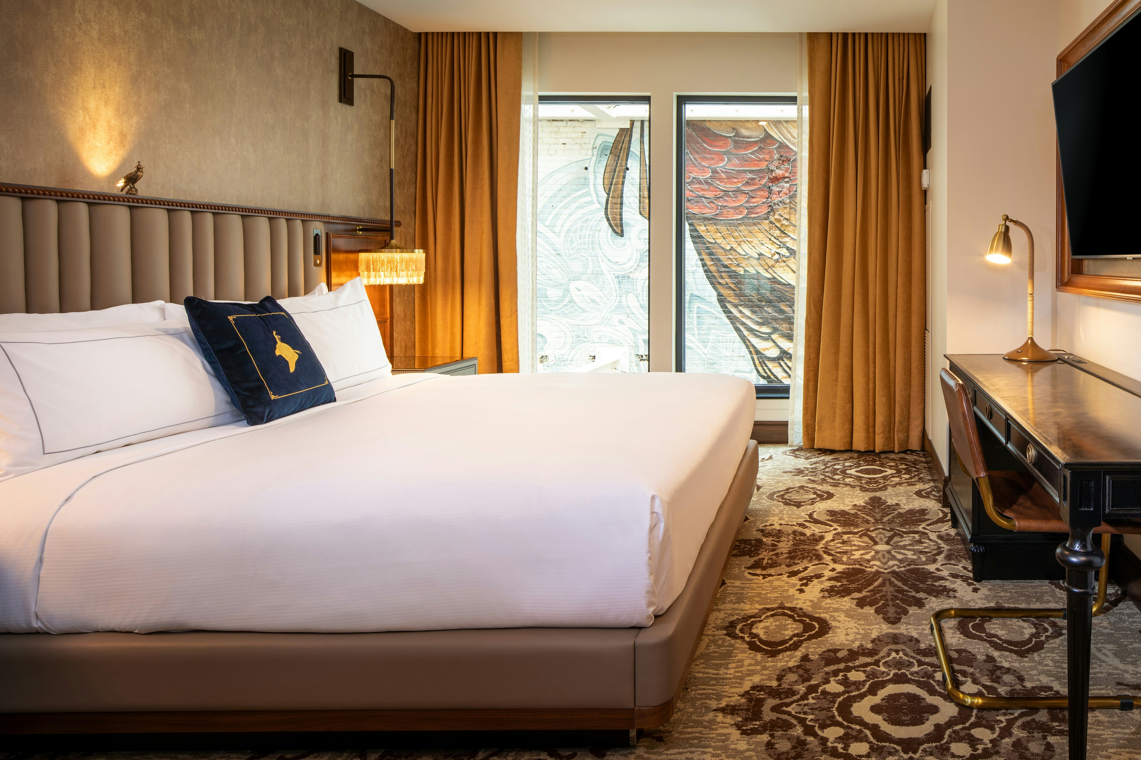 FALCON, KING BED, WITH VIEW