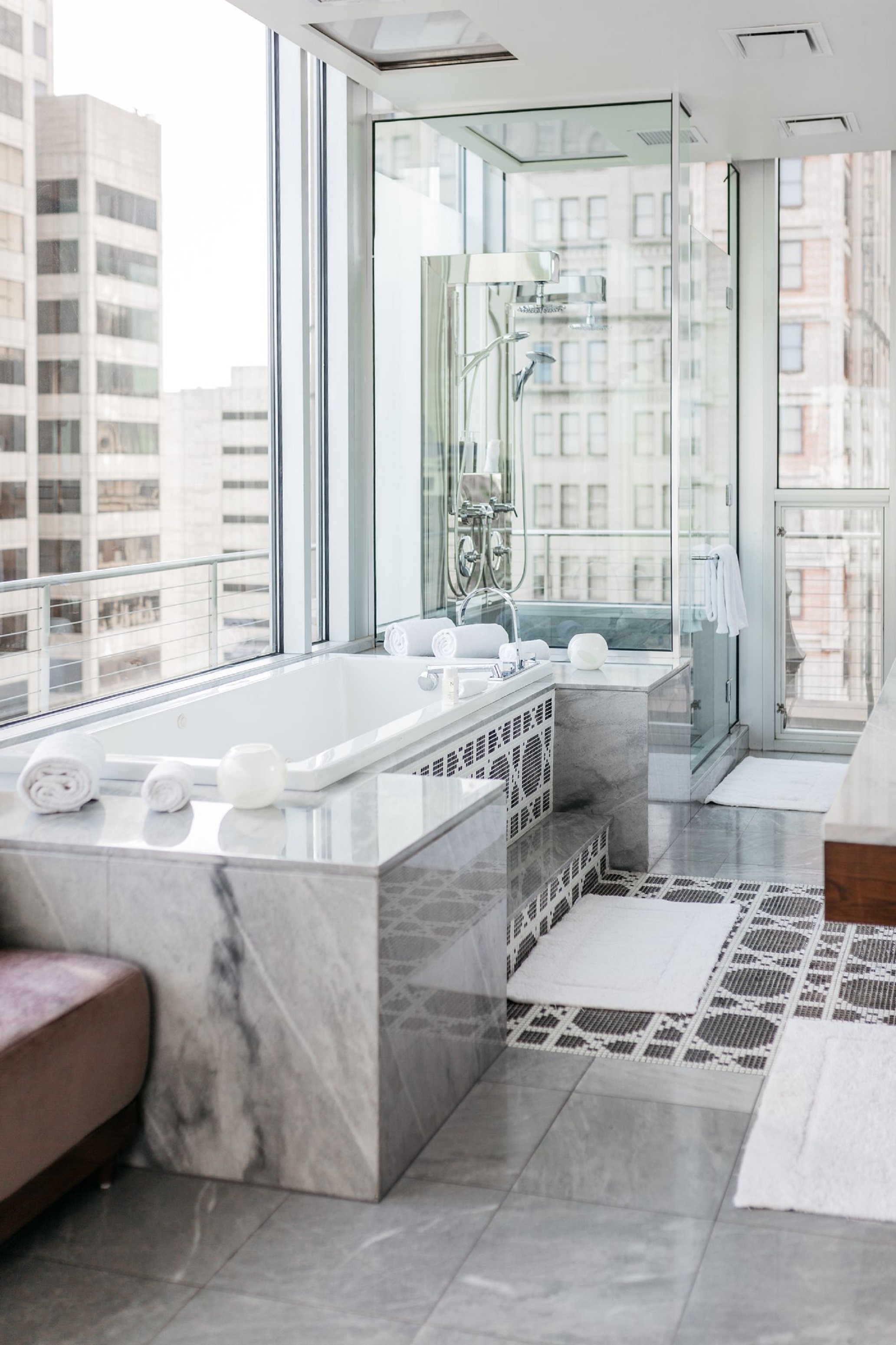 Joule, Penthouse